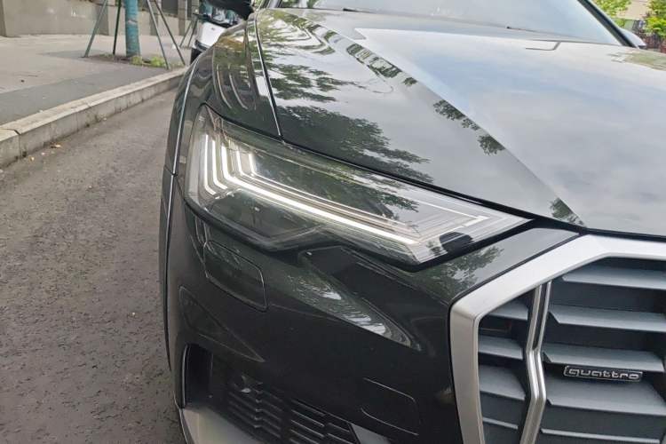 Used Audi A6 2021 allroad quattro Explorer 55 TFSI Prestige Off-Road Model Right Front Headlight