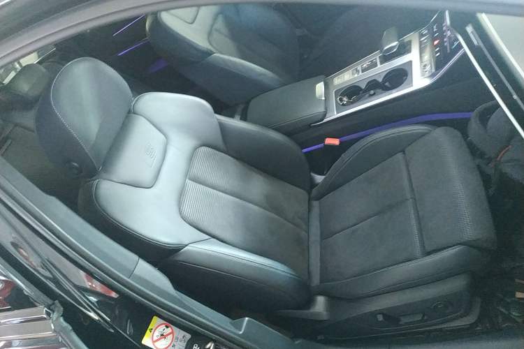Used Audi A6 2021 Avant Pioneer 45 TFSI Star Edition Right Front Seat