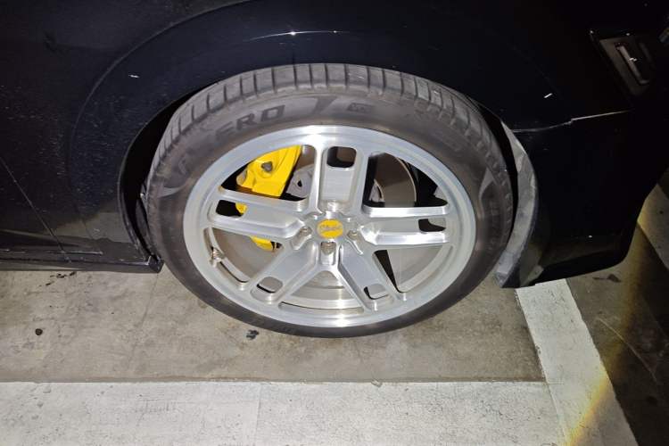 Used Audi A6 2021 allroad quattro Explorer 55 TFSI Prestige Off-Road Model Right Front Wheel Hub