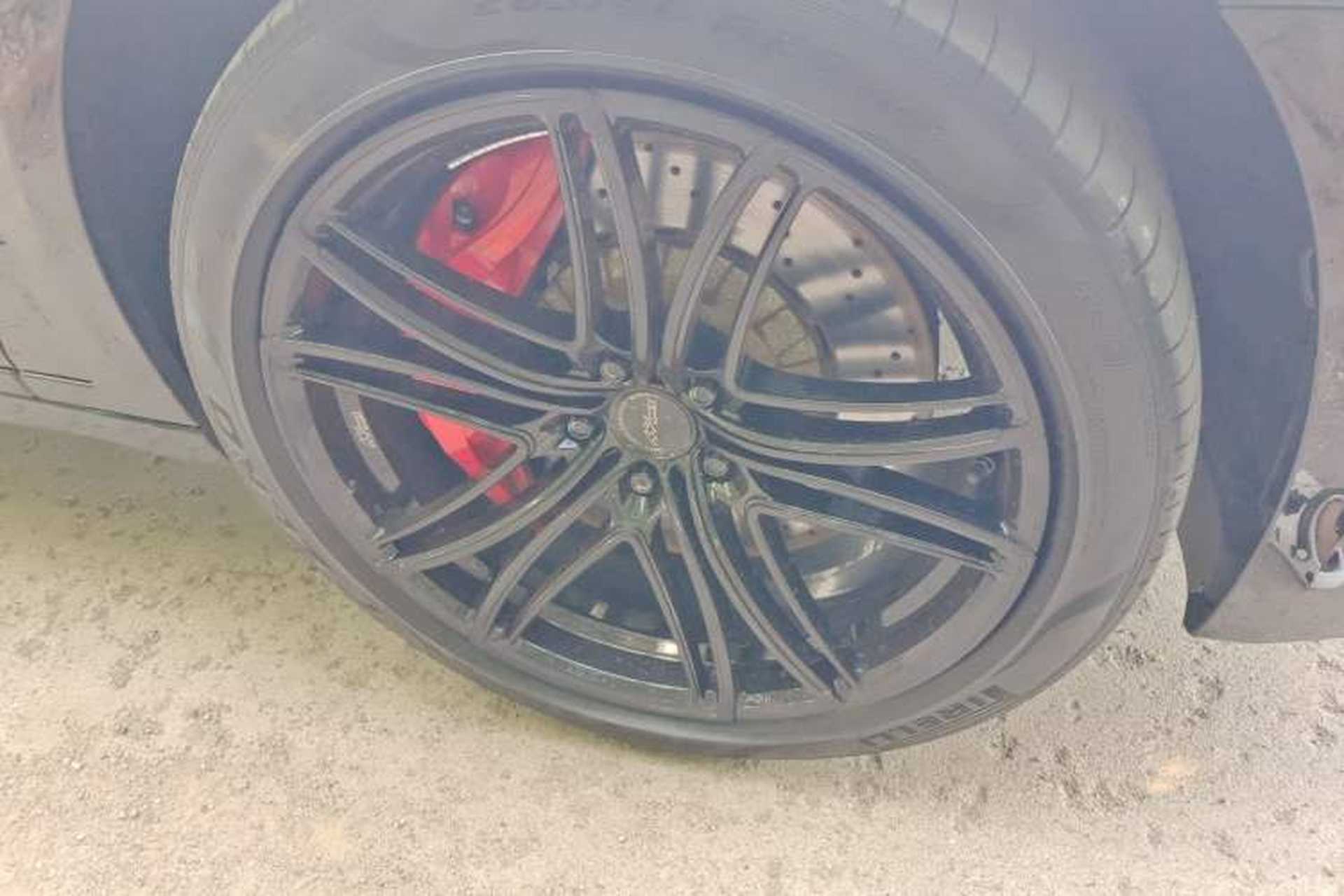 Used Audi A6 2021 allroad quattro Explorer 55 TFSI Prestige Off-Road Model Right Front Wheel Hub