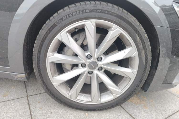 Used Audi A6 2021 allroad quattro Explorer 55 TFSI Prestige Off-Road Model Right Front Wheel Hub