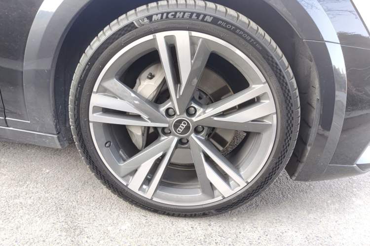 Used Audi A6 2021 allroad quattro Explorer 55 TFSI Prestige Off-Road Model Right Front Wheel Hub