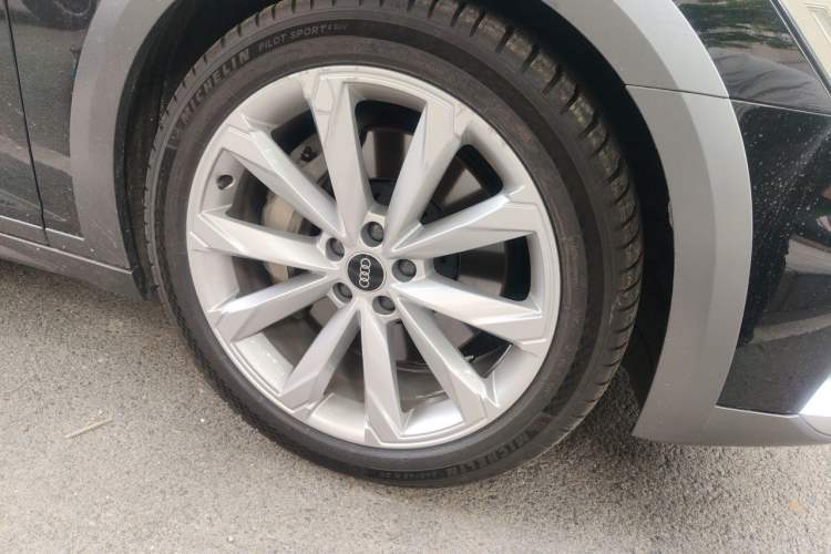 Used Audi A6 2021 allroad quattro Explorer 55 TFSI Prestige Off-Road Model Right Front Wheel Hub