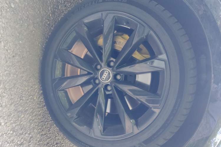 Used Audi A6 2021 allroad quattro Explorer 55 TFSI Prestige Off-Road Model Right Front Wheel Hub