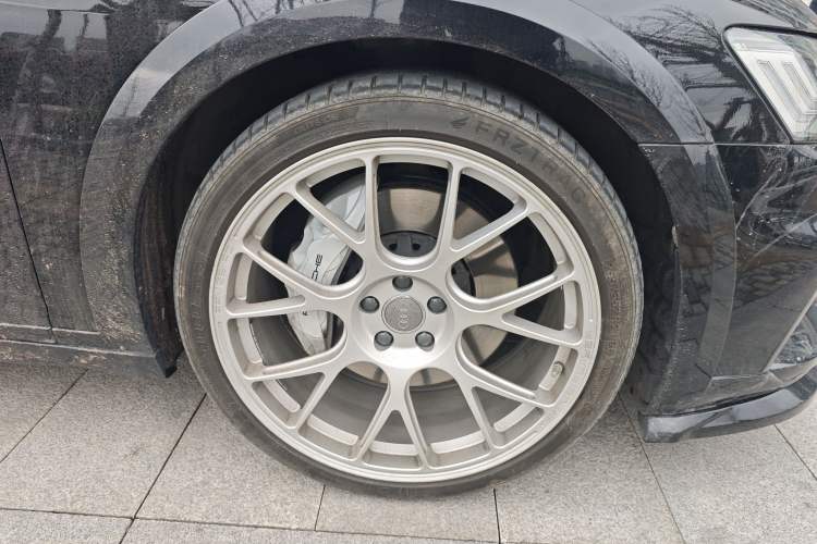 Used Audi A6 2021 allroad quattro Explorer 55 TFSI Prestige Off-Road Model Right Front Wheel Hub