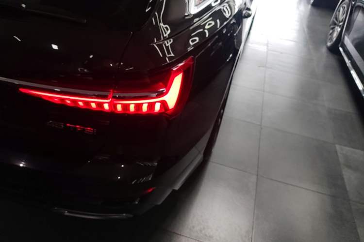 Used Audi A6 2021 Avant Avant-garde 45 TFSI Prestige Dynamic Edition Right Rear Taillight