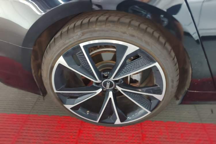 Used Audi A6 2021 Avant Avant-garde 45 TFSI Prestige Dynamic Edition Right Rear Wheel Hub