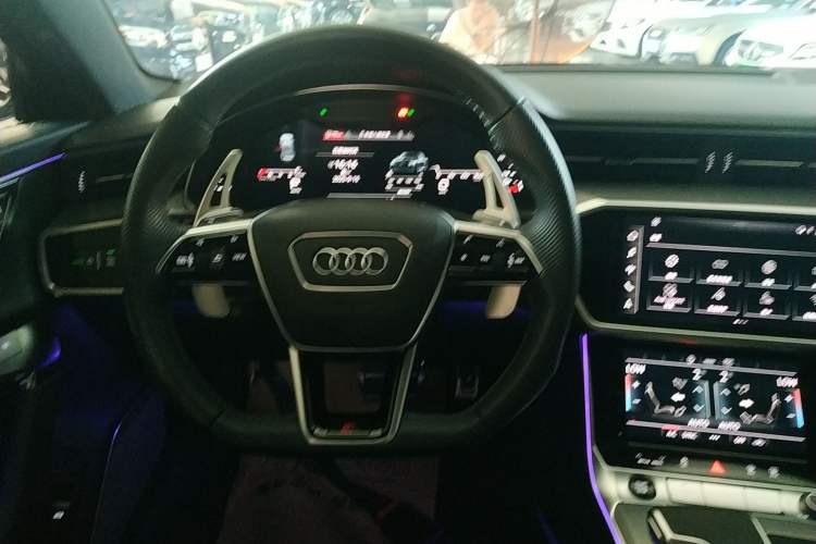 Used Audi A6 2021 Avant Pioneer 45 TFSI Star Edition Steering Wheel