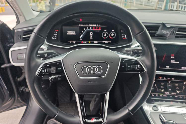 Used Audi A6 2021 allroad quattro Explorer 55 TFSI Prestige Off-Road Model Steering Wheel