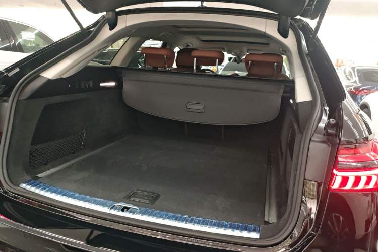 Used Audi A6 2021 allroad quattro Explorer 55 TFSI Prestige Off-Road Model Trunk