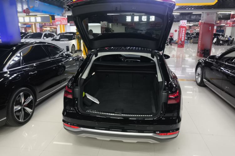 Used Audi A6 2021 allroad quattro Explorer 55 TFSI Prestige Off-Road Model Trunk