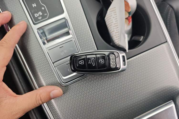 Used Audi A6 2021 allroad quattro Explorer 55 TFSI Prestige Off-Road Model Vehicle Key