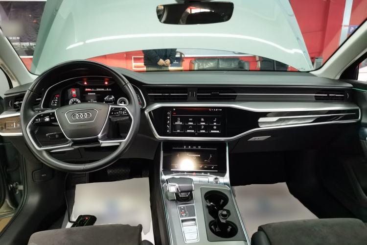 Used Audi A6 2021 allroad quattro Explorer 55 TFSI Prestige Off-Road Model Center Console