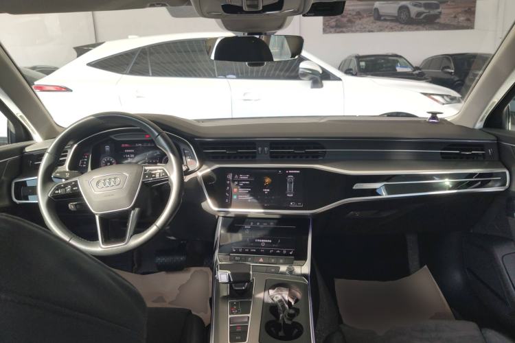 Used Audi A6 2021 Avant Avant-garde 45 TFSI Prestige Dynamic Edition Center Console