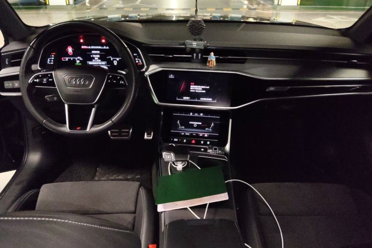 Used Audi A6 2021 Avant Avant-garde 45 TFSI Prestige Dynamic Edition Center Console