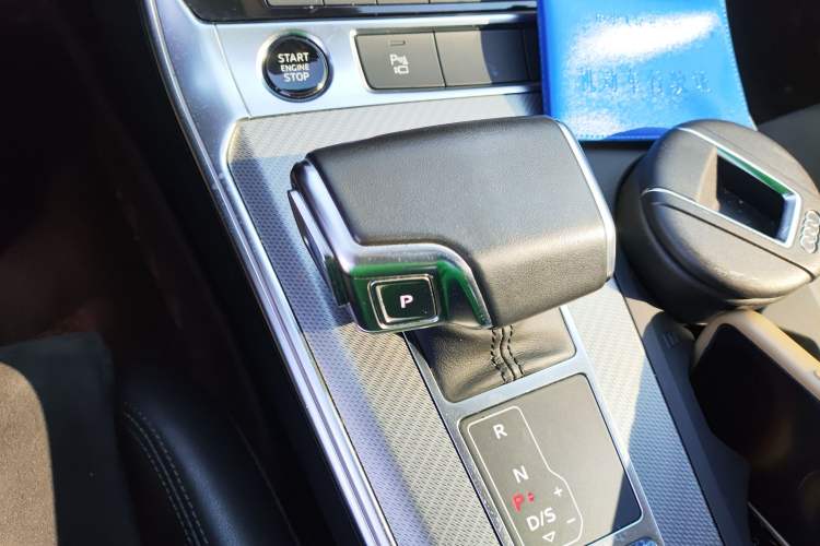 Used Audi A6 2021 Avant Avant-garde 45 TFSI Prestige Dynamic Edition Gear Lever