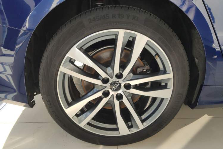 Used Audi A6 2021 Avant Avant-garde 45 TFSI Prestige Dynamic Edition Right Rear Wheel Hub