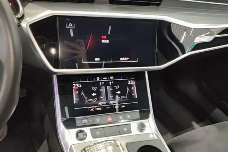 Used Audi A6 2021 Avant Avant-garde 45 TFSI Prestige Dynamic Edition Audio And AC Panel