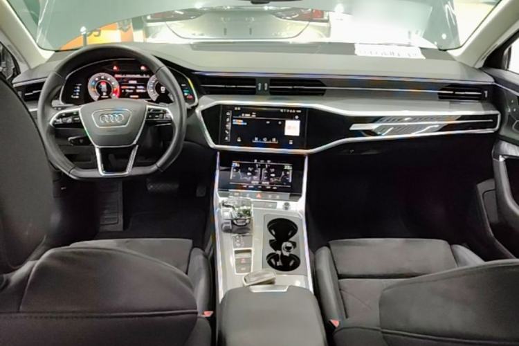 Used Audi A6 2021 Avant Avant-garde 45 TFSI Prestige Dynamic Edition Center Console