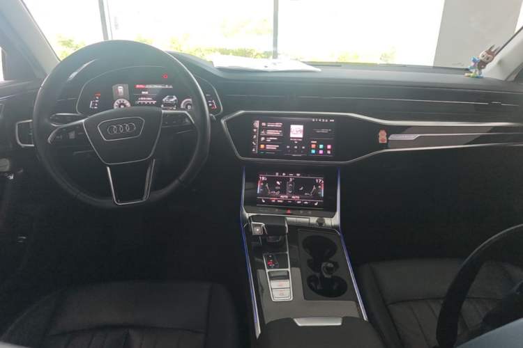 Used Audi A6 2021 allroad quattro Explorer 55 TFSI Prestige Off-Road Model Center Console