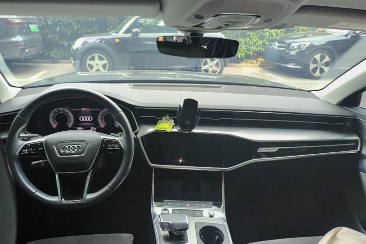 Used Audi A6 2021 Avant Avant-garde 45 TFSI Prestige Dynamic Edition Center Console