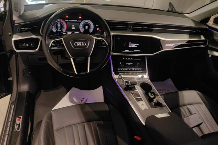 Used Audi A6 2021 allroad quattro Explorer 55 TFSI Prestige Off-Road Model Center Console