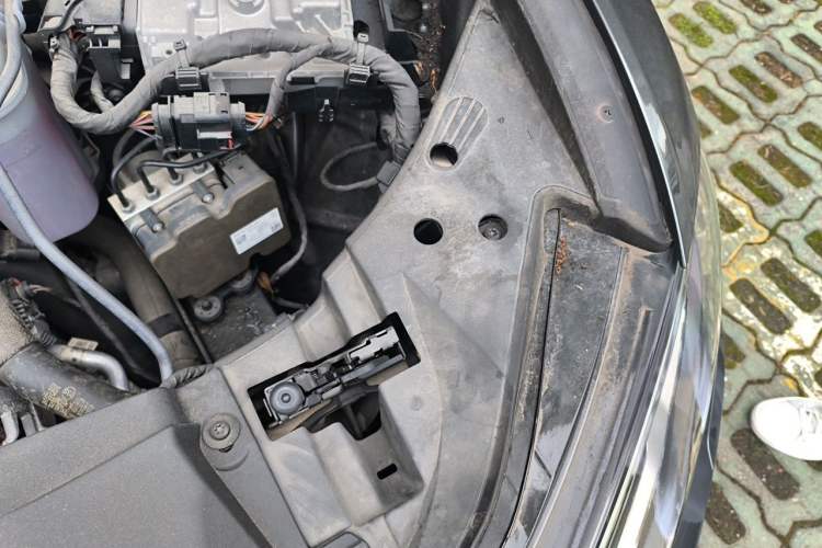 Used Audi A6 2021 Avant Avant-garde 45 TFSI Prestige Dynamic Edition Engine Bay Left