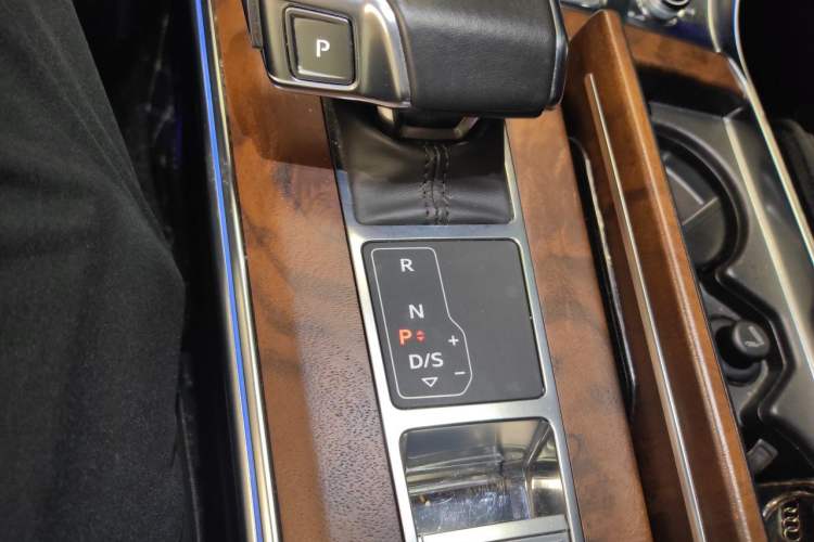 Used Audi A6 2021 allroad quattro Explorer 55 TFSI Prestige Off-Road Model Gear Lever
