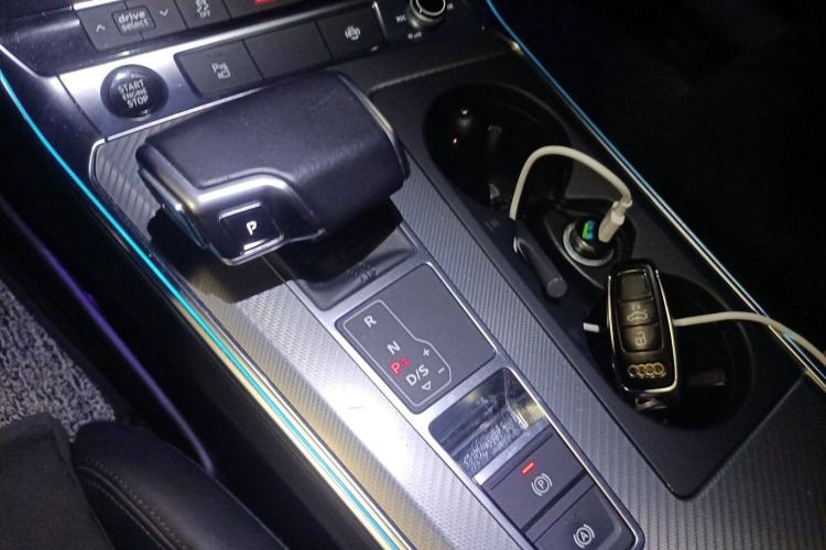 Used Audi A6 2021 Avant Avant-garde 45 TFSI Prestige Dynamic Edition Gear Lever