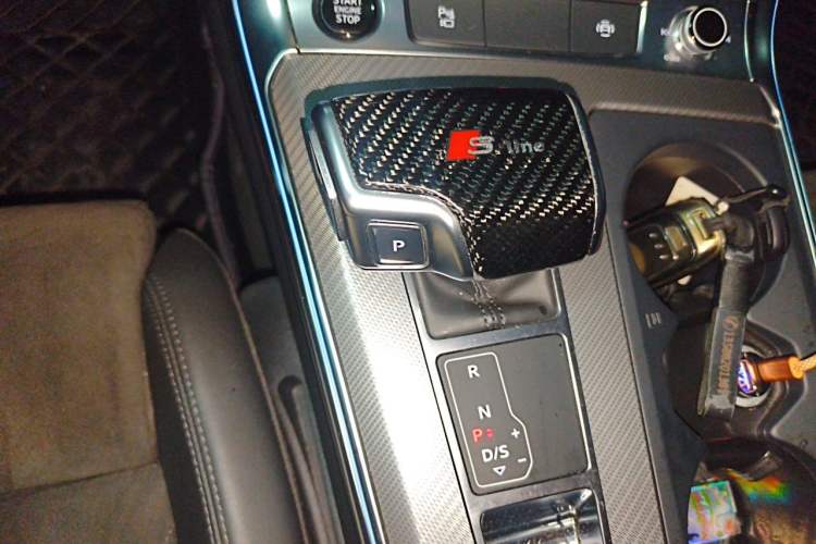 Used Audi A6 2021 Avant Avant-garde 45 TFSI Prestige Dynamic Edition Gear Lever