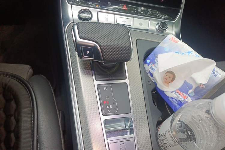 Used Audi A6 2021 Avant Avant-garde 45 TFSI Prestige Dynamic Edition Gear Lever