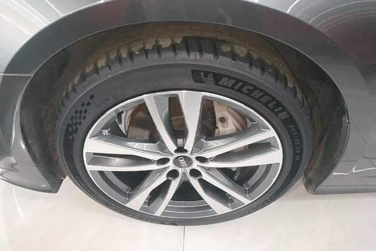 Used Audi A6 2021 Avant Avant-garde 45 TFSI Prestige Dynamic Edition Left Front Wheel Hub