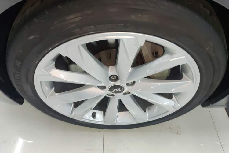 Used Audi A6 2021 allroad quattro Explorer 55 TFSI Prestige Off-Road Model Left Front Wheel Hub