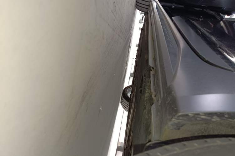 Used Audi A6 2021 allroad quattro Explorer 55 TFSI Prestige Off-Road Model Left Side Sill
