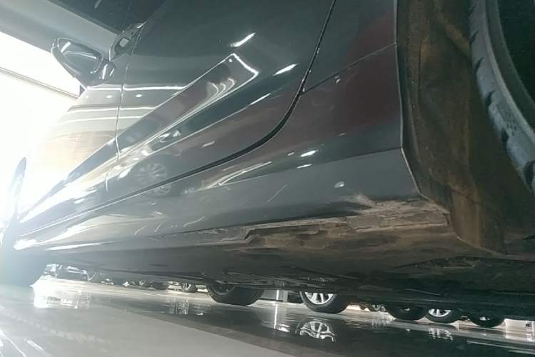 Used Audi A6 2021 Avant Avant-garde 45 TFSI Prestige Dynamic Edition Left Side Sill
