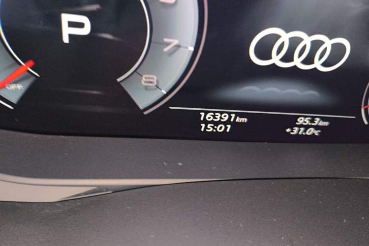 Used Audi A6 2021 Avant Avant-garde 45 TFSI Prestige Dynamic Edition Odometer Close Up