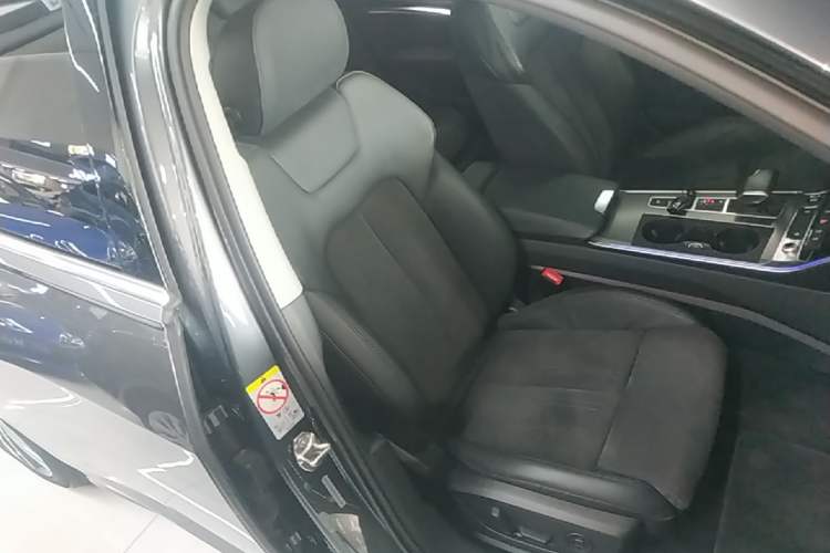 Used Audi A6 2021 Avant Avant-garde 45 TFSI Prestige Dynamic Edition Right Front Seat