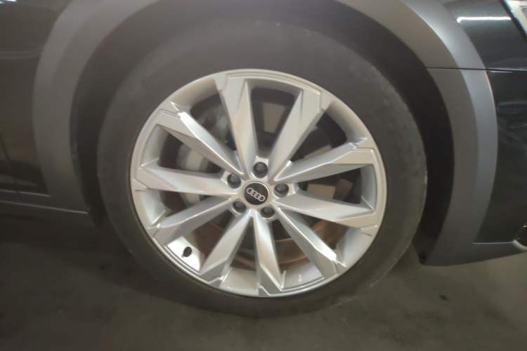 Used Audi A6 2021 allroad quattro Explorer 55 TFSI Prestige Off-Road Model Right Front Wheel Hub