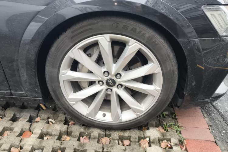 Used Audi A6 2021 allroad quattro Explorer 55 TFSI Prestige Off-Road Model Right Front Wheel Hub