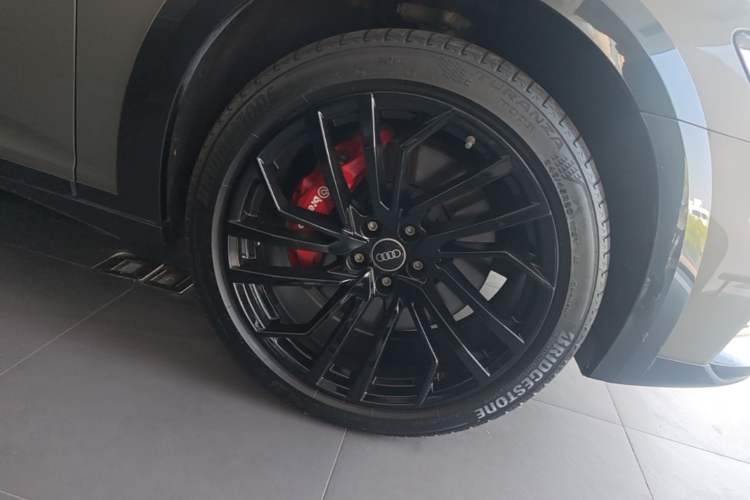 Used Audi A6 2021 allroad quattro Explorer 55 TFSI Prestige Off-Road Model Right Front Wheel Hub
