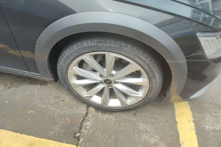 Used Audi A6 2021 allroad quattro Explorer 55 TFSI Prestige Off-Road Model Right Front Wheel Hub