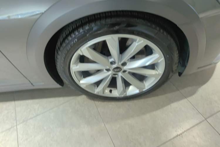 Used Audi A6 2021 allroad quattro Explorer 55 TFSI Prestige Off-Road Model Right Front Wheel Hub
