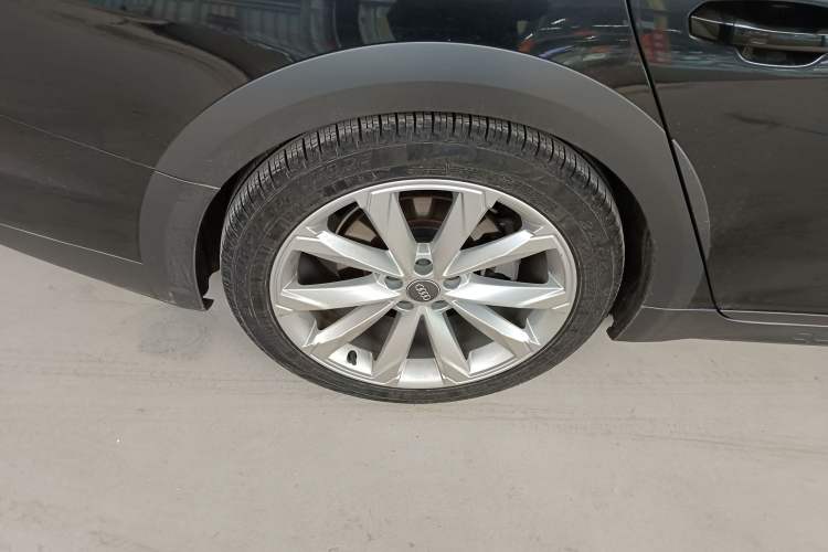 Used Audi A6 2021 allroad quattro Explorer 55 TFSI Prestige Off-Road Model Right Rear Wheel Hub
