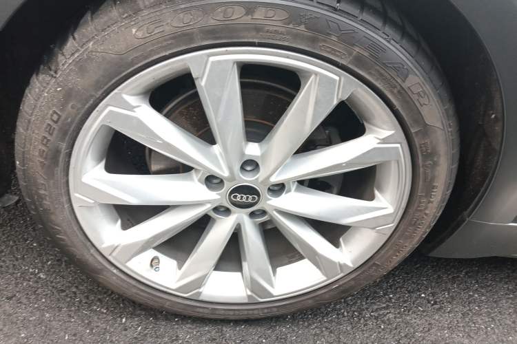 Used Audi A6 2021 allroad quattro Explorer 55 TFSI Prestige Off-Road Model Right Rear Wheel Hub