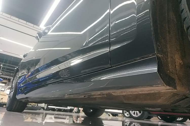 Used Audi A6 2021 Avant Avant-garde 45 TFSI Prestige Dynamic Edition Right Side Sill