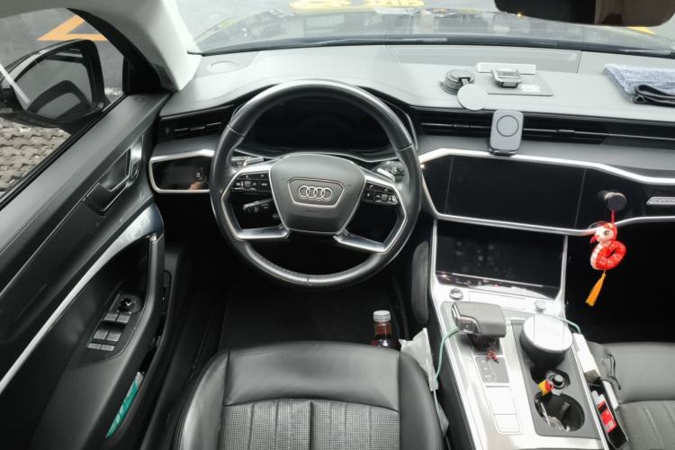 Used Audi A6 2021 allroad quattro Explorer 55 TFSI Prestige Off-Road Model Steering Wheel