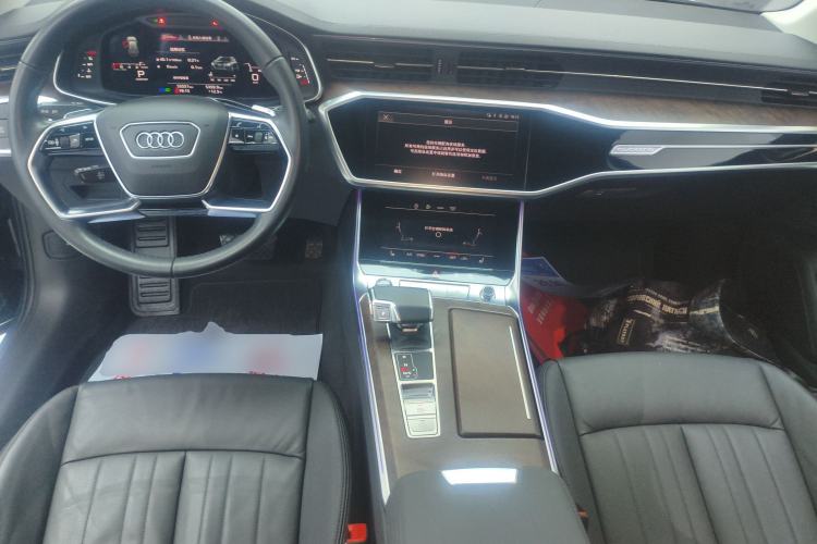 Used Audi A6 2021 allroad quattro Explorer 55 TFSI Prestige Off-Road Model Center Console