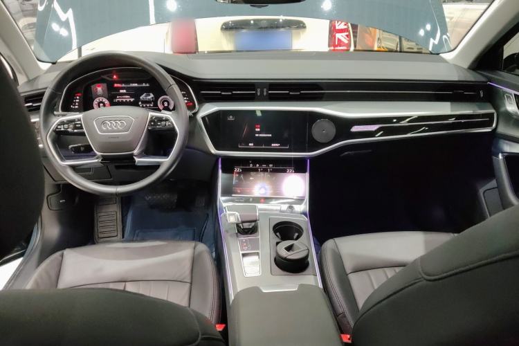 Used Audi A6 2021 allroad quattro Explorer 55 TFSI Prestige Off-Road Model Center Console