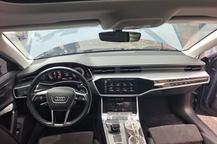 Used Audi A6 2021 Avant Avant-garde 45 TFSI Prestige Dynamic Edition Center Console