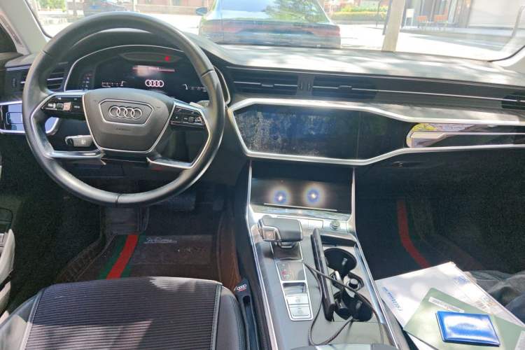 Used Audi A6 2021 allroad quattro Explorer 55 TFSI Prestige Off-Road Model Center Console